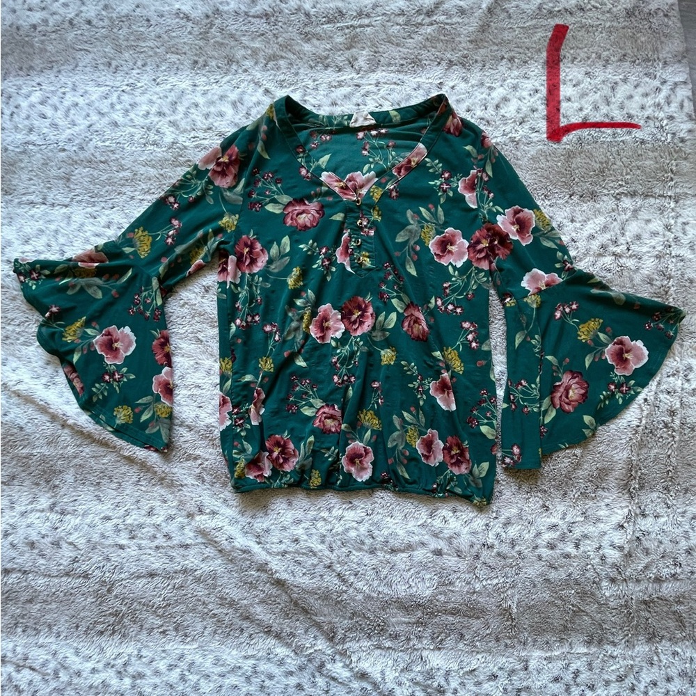 Ember Green Floral Bell Sleeve Blouse - L